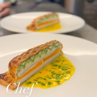 大阪市都島区の フレンチレストランです‍ 旬のお魚とホタテムー…